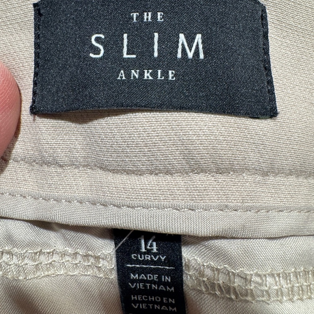 White House Black Market Light Tan Cropped Pants - Picture 2 of 4